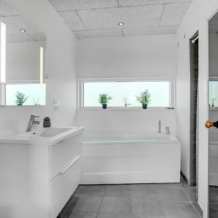 Holiday home Beautiful In Haderslev With Kitchen